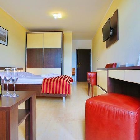 Apartman Studio Lux S Terasou Harmony V Thermal Parku Besenova S Vyhladom Na Bazeny Ngoại thất bức ảnh